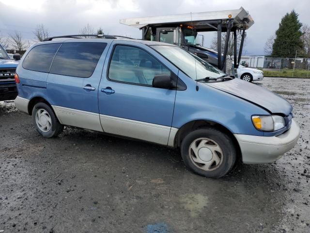 2000 Toyota Sienna LE