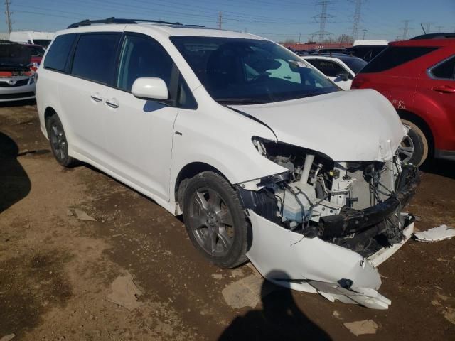 2019 Toyota Sienna SE