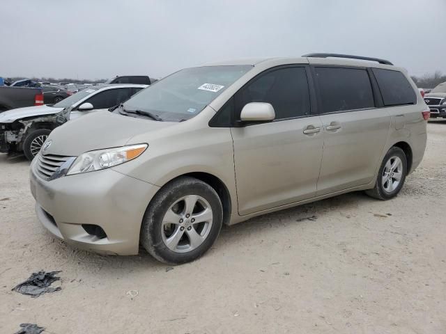 2017 Toyota Sienna LE