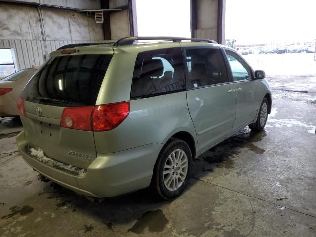 2010 Toyota Sienna XLE