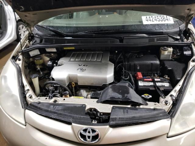 2010 Toyota Sienna XLE