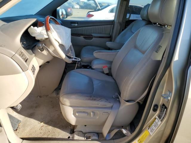 2005 Toyota Sienna XLE