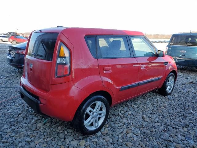 2010 KIA Soul +