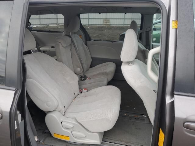 2011 Toyota Sienna LE