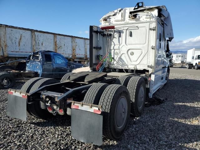 2019 Freightliner Cascadia 126