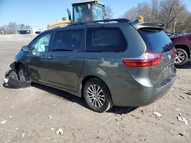 2020 Toyota Sienna XLE