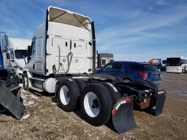 2017 Freightliner Cascadia 113