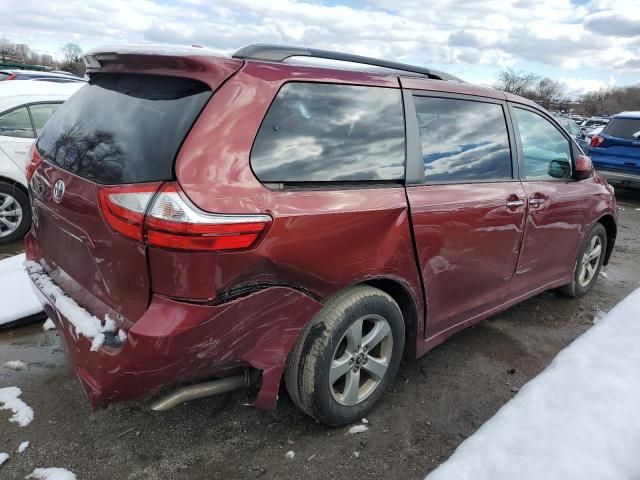 2019 Toyota Sienna LE