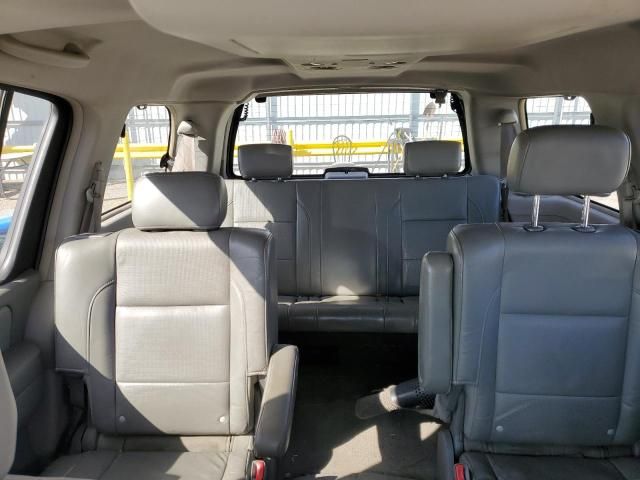 2004 Nissan Armada SE