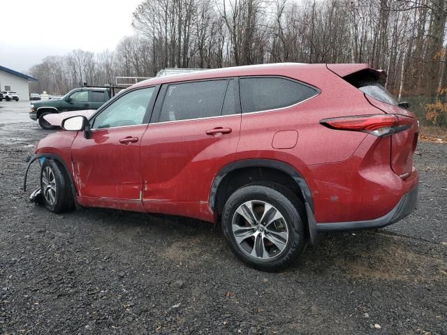 2022 Toyota Highlander XLE