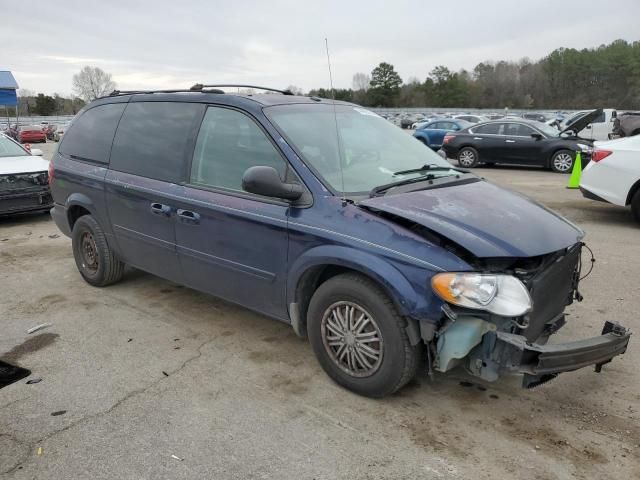 2006 Chrysler Town & Country LX