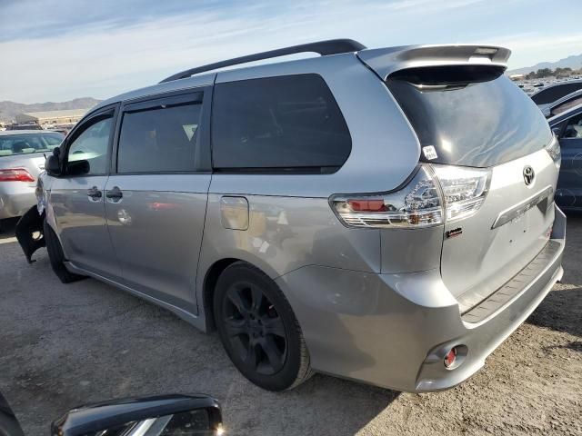 2015 Toyota Sienna Sport