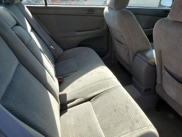 2004 Toyota Camry LE