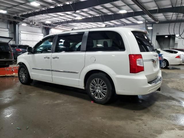 2013 Chrysler Town & Country Touring L