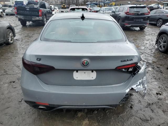 2017 Alfa Romeo Giulia Q4