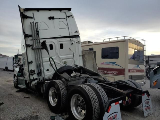 2015 Freightliner Cascadia 125