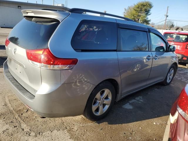 2013 Toyota Sienna LE