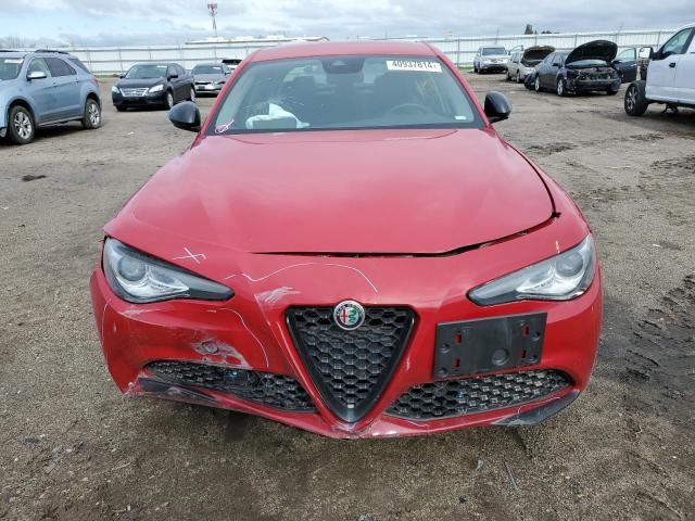 2021 Alfa Romeo Giulia Sport