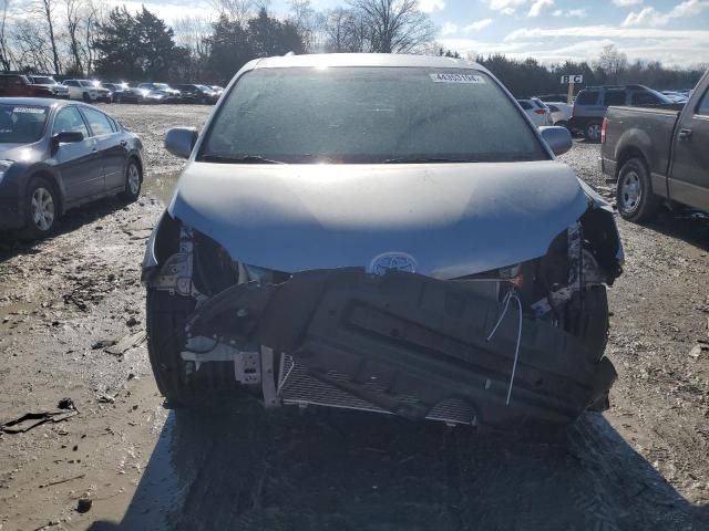 2015 Toyota Sienna LE