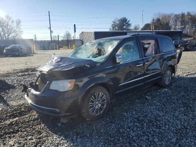 2013 Chrysler Town & Country Touring L