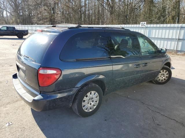 2007 Chrysler Town & Country LX