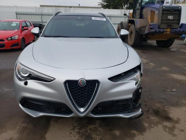 2018 Alfa Romeo Stelvio Sport