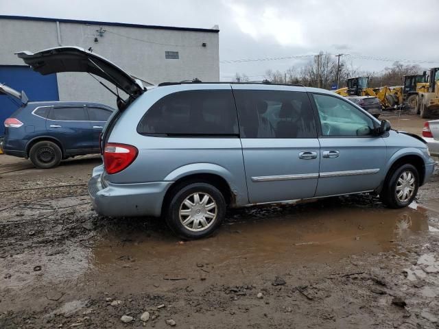 2005 Chrysler Town & Country Touring