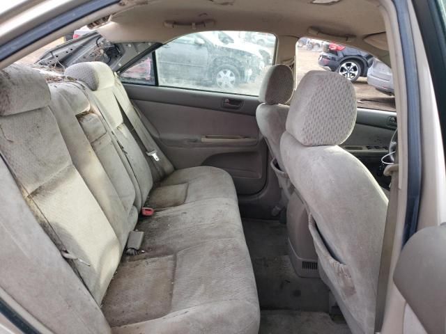 2004 Toyota Camry LE