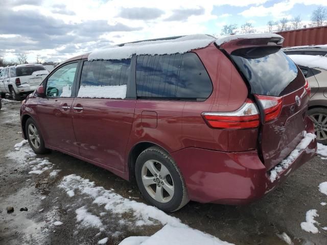 2019 Toyota Sienna LE