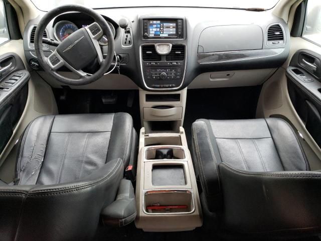 2013 Chrysler Town & Country Touring L