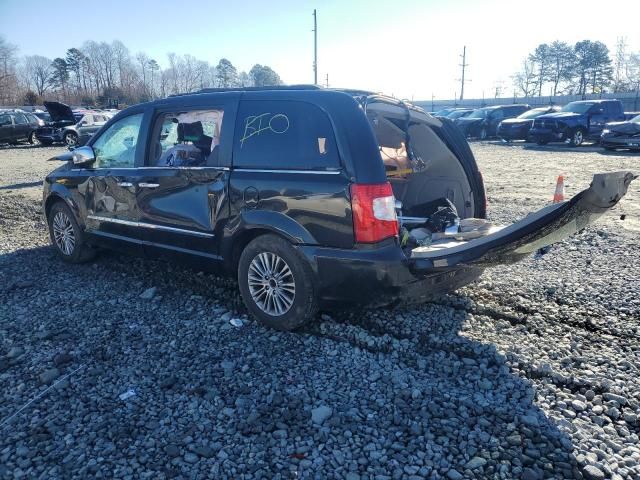 2013 Chrysler Town & Country Touring L