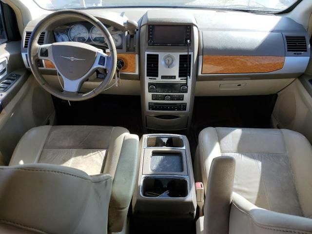 2010 Chrysler Town & Country Limited