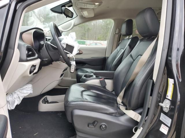 2017 Chrysler Pacifica Touring L