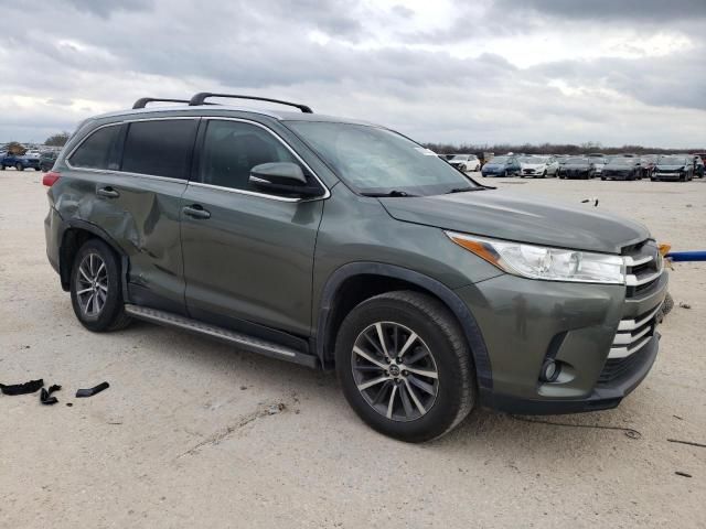 2019 Toyota Highlander SE