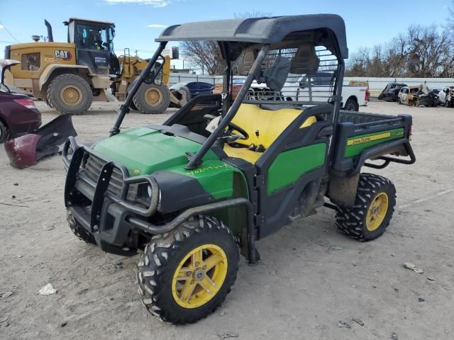 2015 John Deere 825I