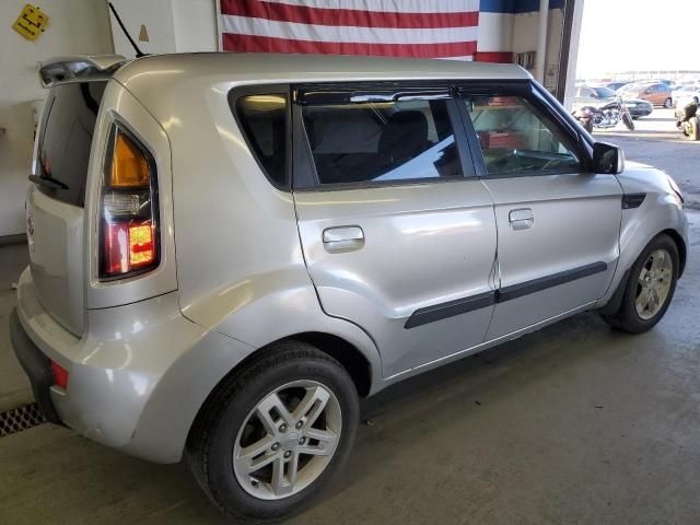 2010 KIA Soul +