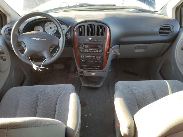 2005 Chrysler Town & Country