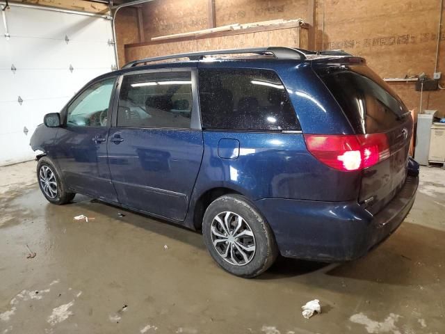 2004 Toyota Sienna CE