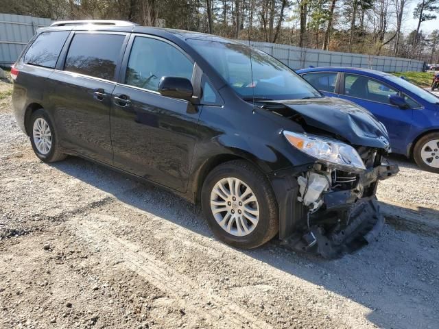 2013 Toyota Sienna XLE