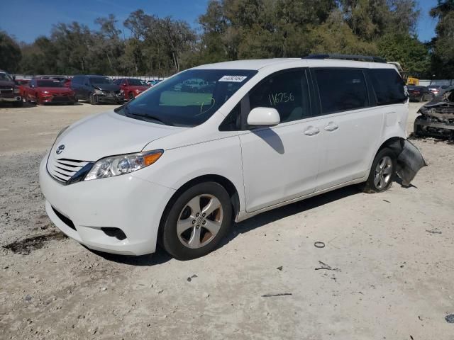 2016 Toyota Sienna LE