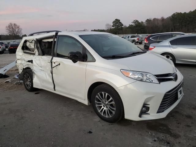 2018 Toyota Sienna XLE