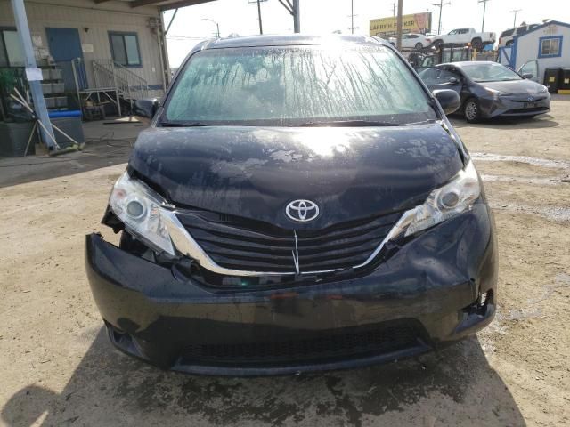 2016 Toyota Sienna LE