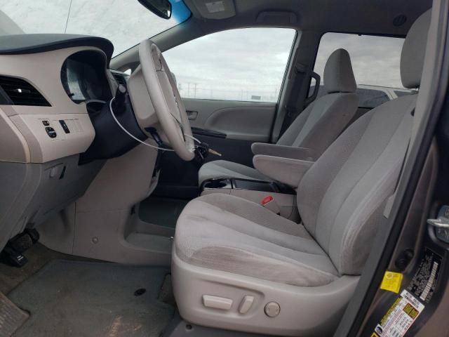 2013 Toyota Sienna LE