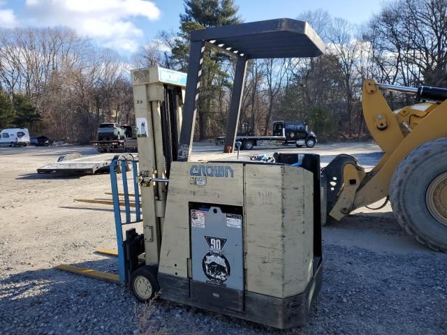 1925 Crownline 2011 Crown Forklift