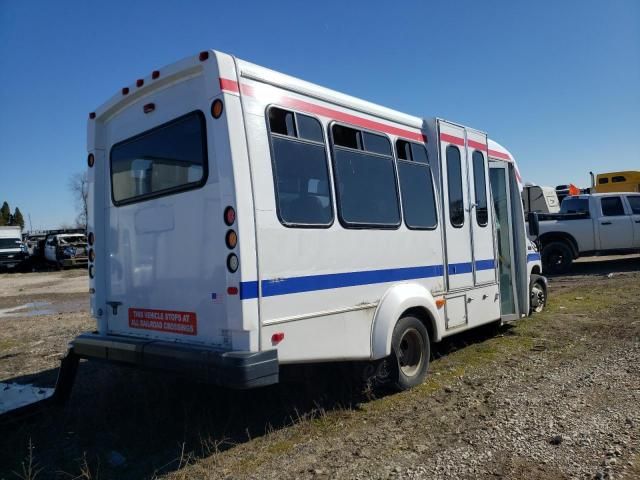 2016 Ford Econoline E450 Super Duty Cutaway Van