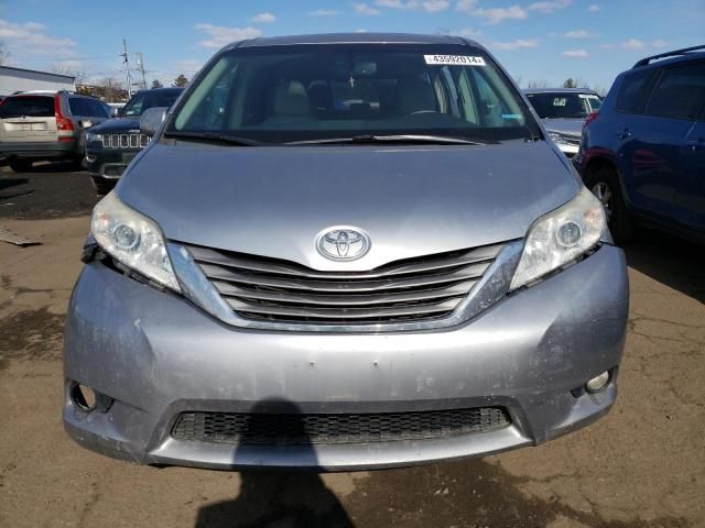 2012 Toyota Sienna XLE