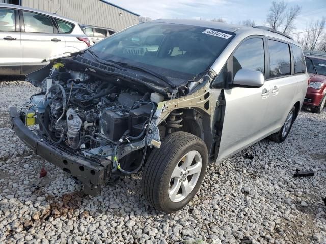 2020 Toyota Sienna LE