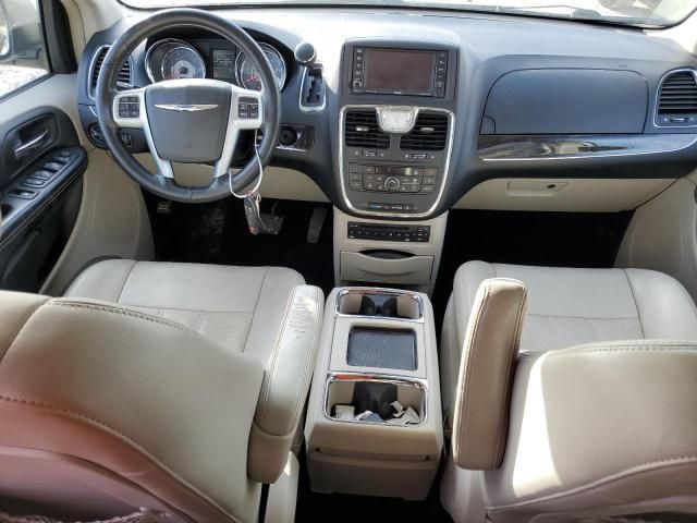 2012 Chrysler Town & Country Touring L