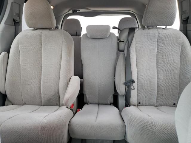 2012 Toyota Sienna LE