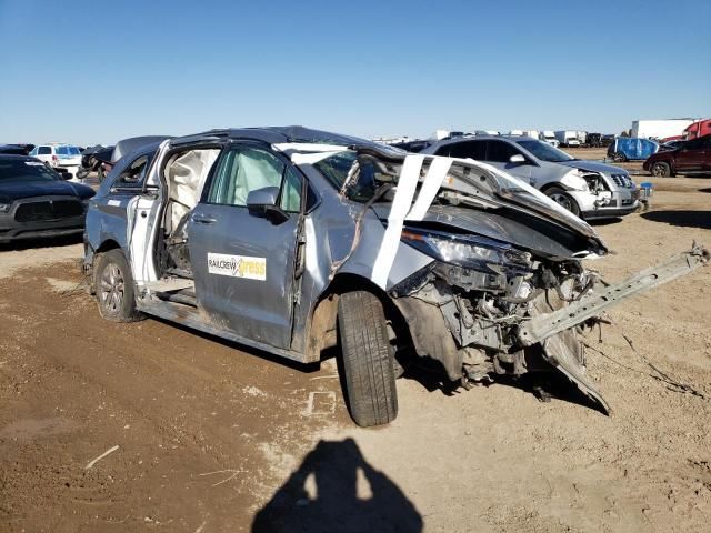 2022 Toyota Sienna LE